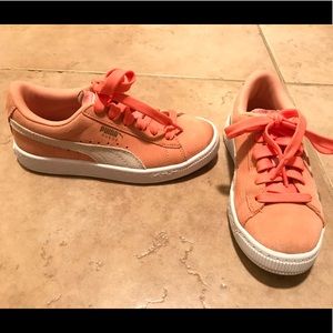Little girls PUMA sneakers